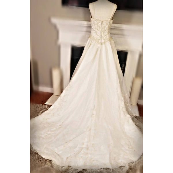 Off-White Wedding Dress - Size 0/2